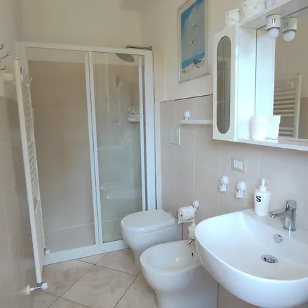 Tou Li Oda ve Kahvaltı San Martino (Savona)