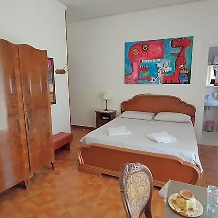 Bed & Breakfast Tou Li *