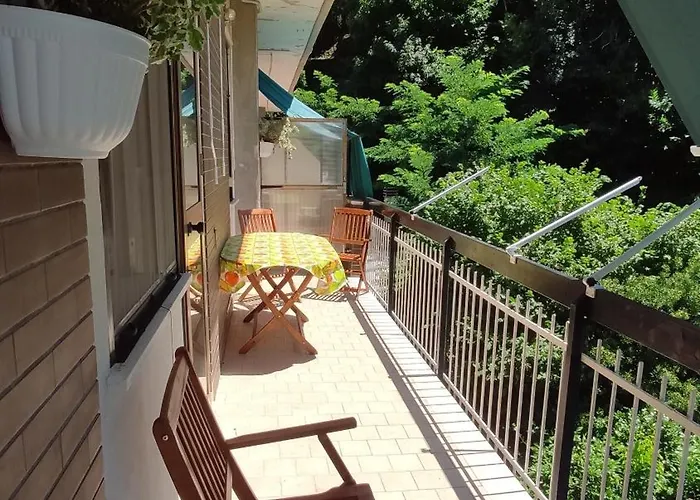 Guest house Tou Li *