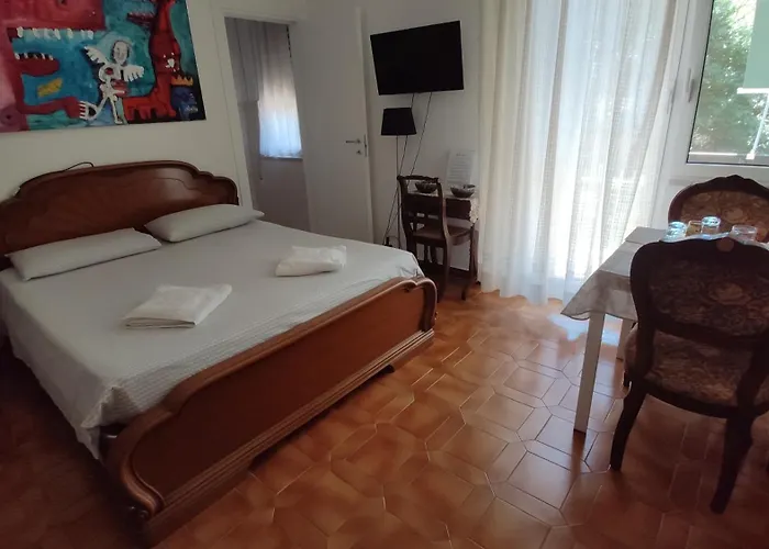 Tou Li Guest house *