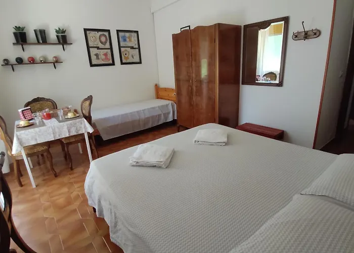 Tou Li Guest house *