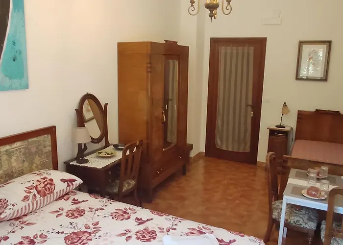 Guest house Tou Li *